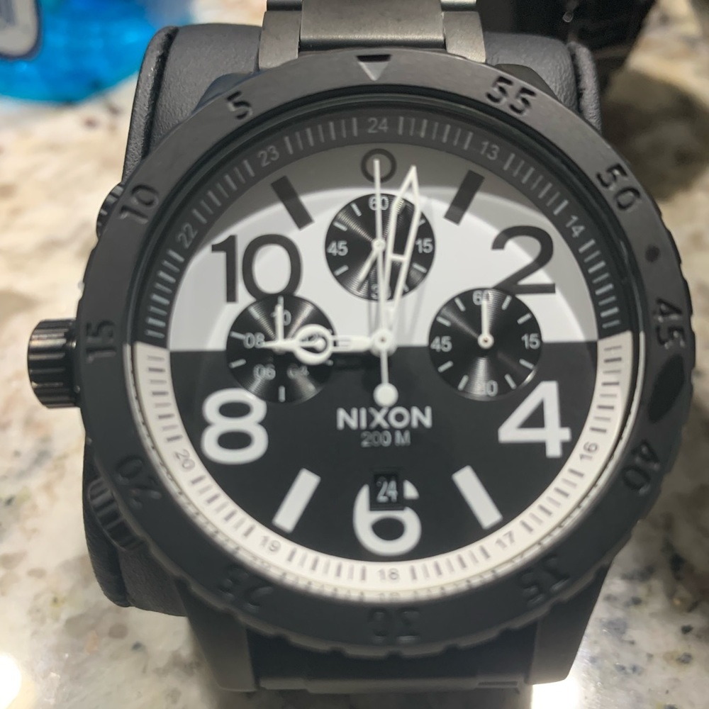 Nixon 48-20 chrono Watch